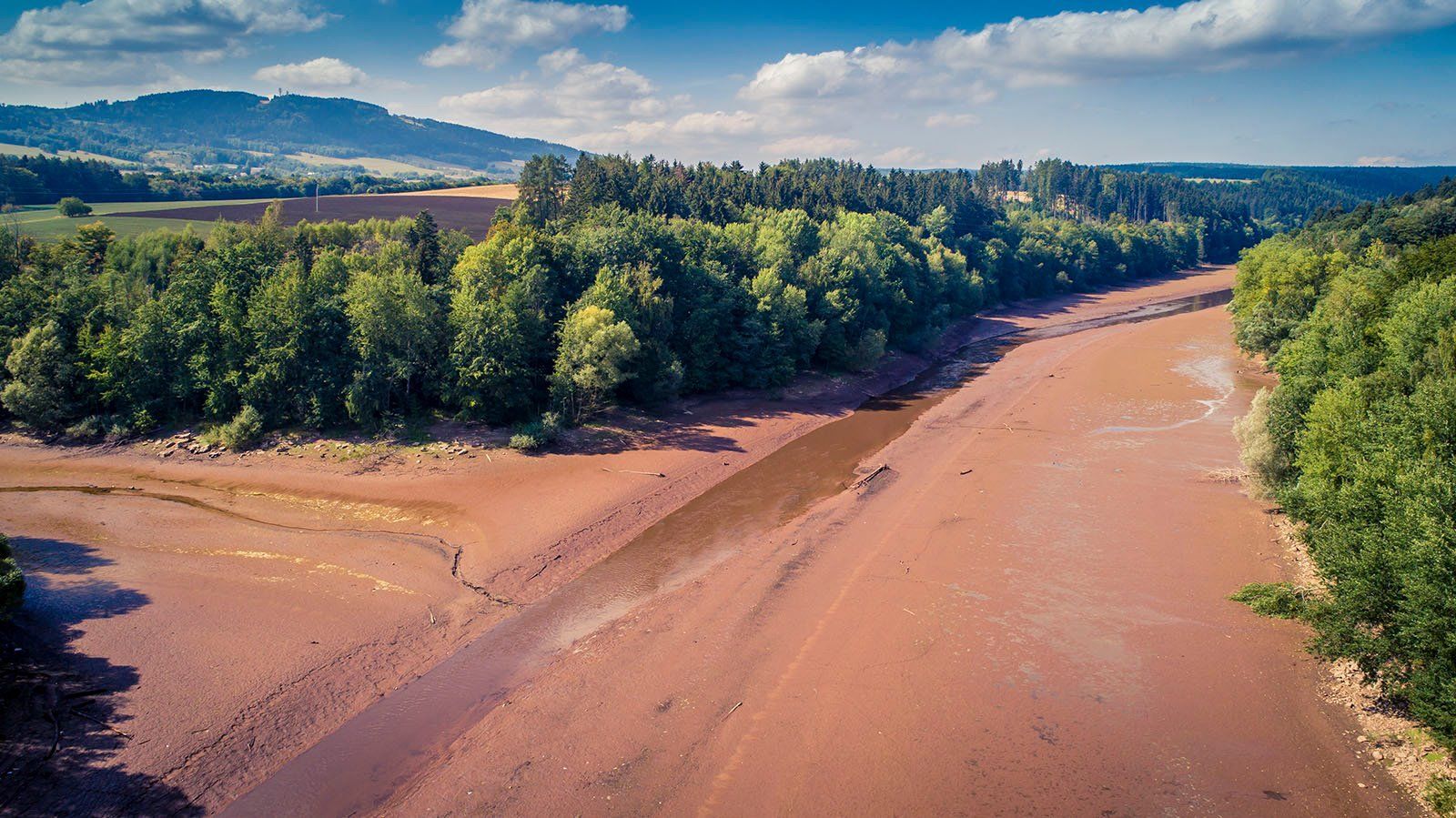 Přehrady? Některé možná ano, ale rozhodně ne takto